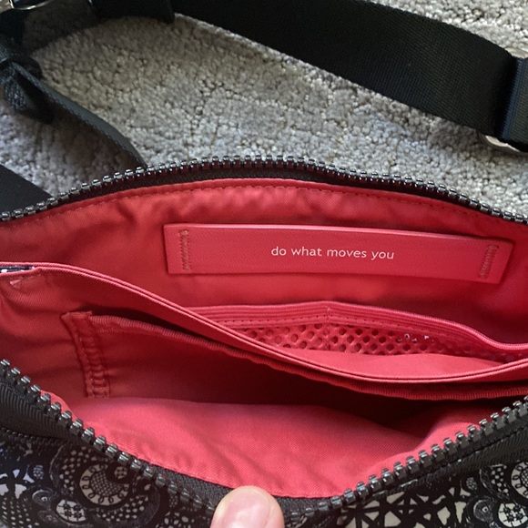 Lululemon Free Spirit bag 🍋 - Picture 3 of 5